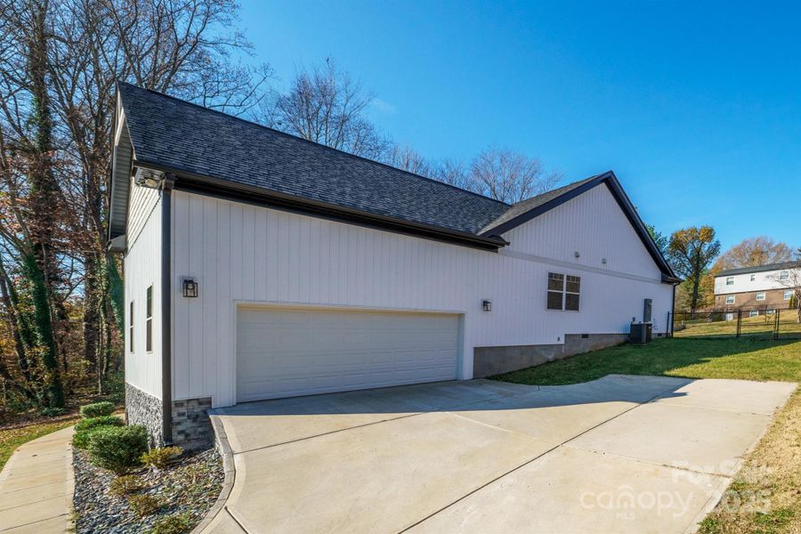 Image 20 of a home in .