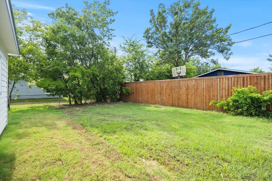 Exterior details and patio area of a home in , West Tawakoni (Image 4). Exterior details and patio area of a home in , West Tawakoni (Image 4).