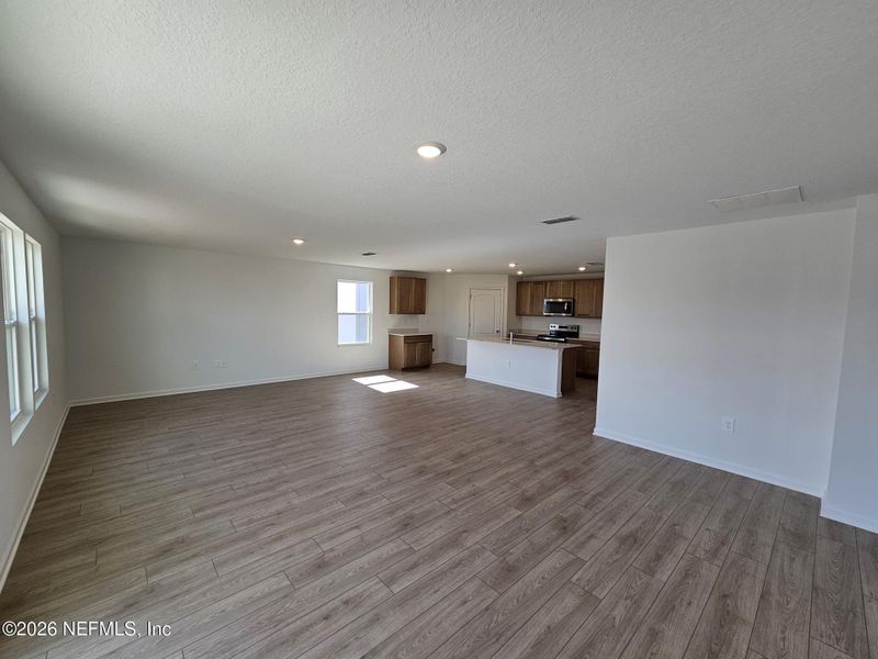 Spacious, unfurnished interior of a new home in Rookery, Green Cove Springs (Image 22).
