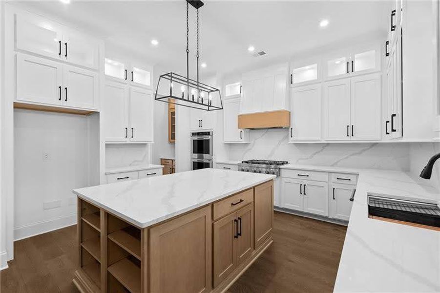 Furnished interior view inside a new home in Livingstone Park, Kennesaw (Image 5).