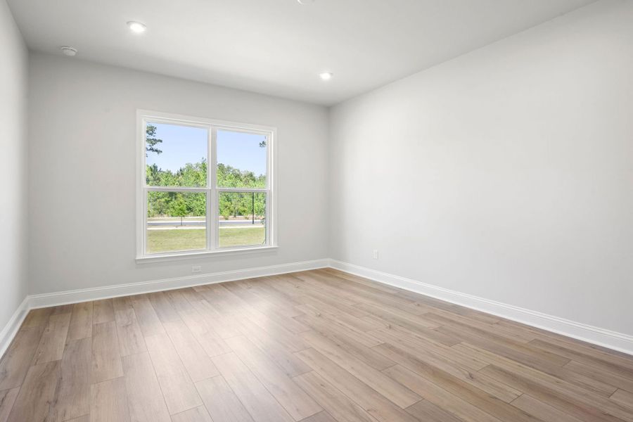 Spacious, unfurnished interior of a new home in Heartwood, Richmond Hill (Image 23).