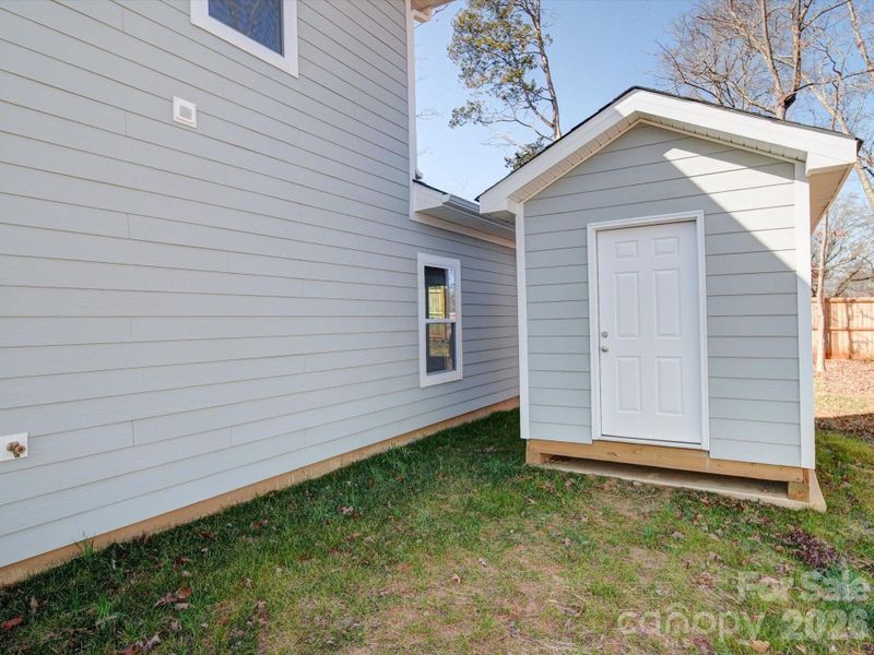 Exterior details and patio area of a home in , Gastonia (Image 30).