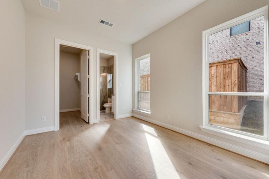 Spacious, unfurnished interior of a new home in South Pointe, Mansfield (Image 31).
