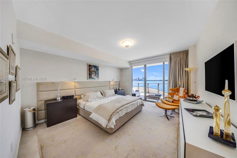 Furnished interior view inside a new home in Onda, Bay Harbor Islands (Image 38).