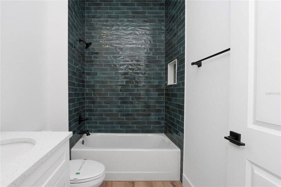 Close-up of interior finishes inside a home in , Dunnellon (Image 15).