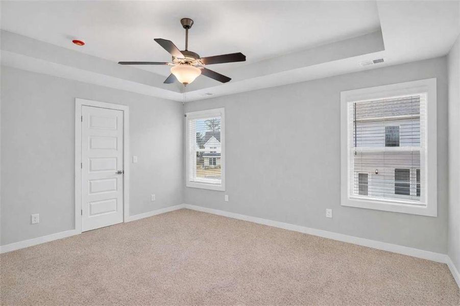 Spacious, unfurnished interior of a new home in The Fairways at Mirror Lake, Villa Rica (Image 13).