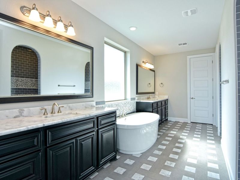 Representative furnished interior of a home built from the Avalon by Giddens Homes in Scofield Farms Estates, Georgetown (Image 89).