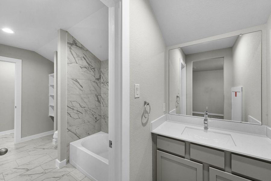 Furnished interior view inside a new home in Beacon Hill, Waller (Image 10).