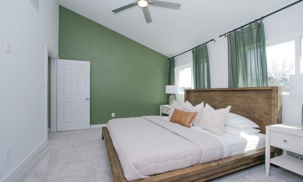 Furnished interior view inside a new home in , Conroe (Image 10).