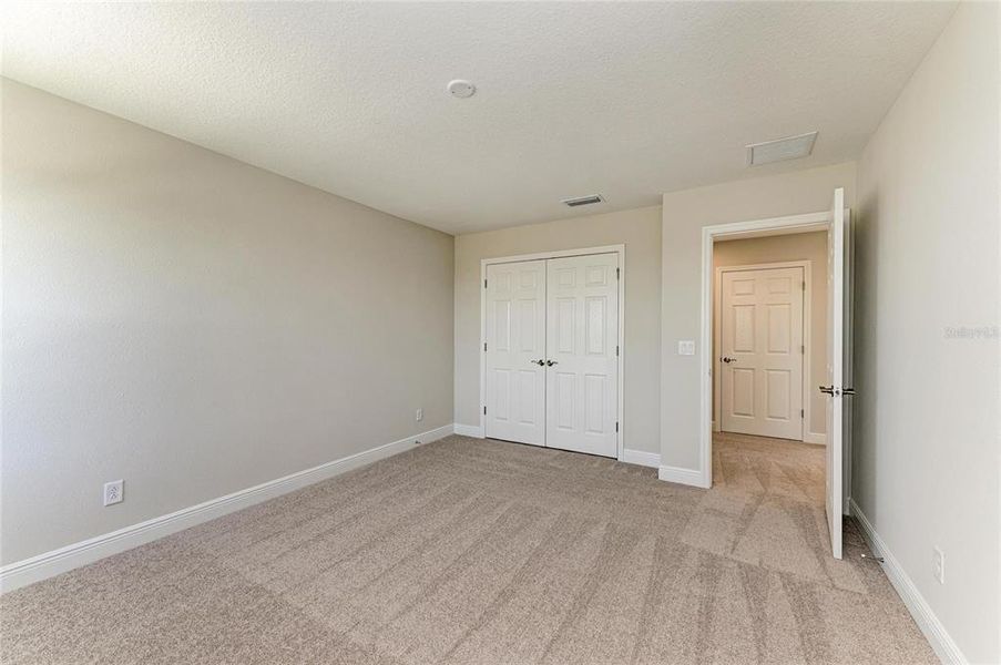 Spacious, unfurnished interior of a new home in Mirada, San Antonio (Image 28).