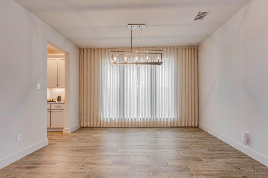 Spacious, unfurnished interior of a new home in Fulbrook on Fulshear Creek, Fulshear (Image 28). Spacious, unfurnished interior of a new home in Fulbrook on Fulshear Creek, Fulshear (Image 28).