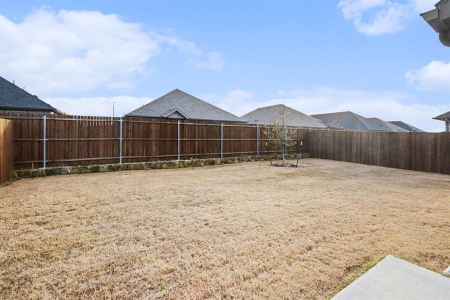 Exterior details and patio area of a home in Stratton Place, Greenville (Image 19).