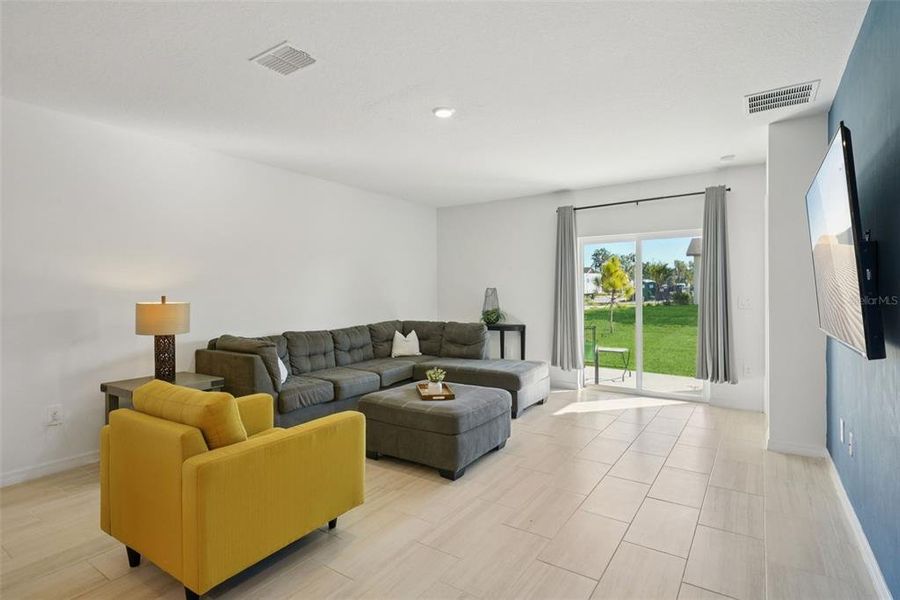 Furnished interior view inside a new home in Park East: The Manors, Plant City (Image 30). Furnished interior view inside a new home in Park East: The Manors, Plant City (Image 30).