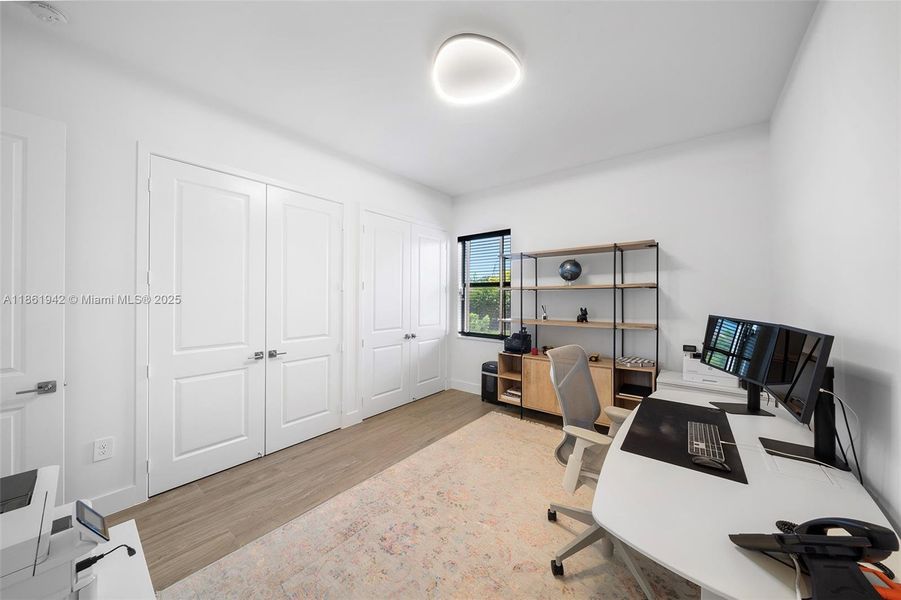 Furnished interior view inside a new home in , Miami (Image 77). Furnished interior view inside a new home in , Miami (Image 77).