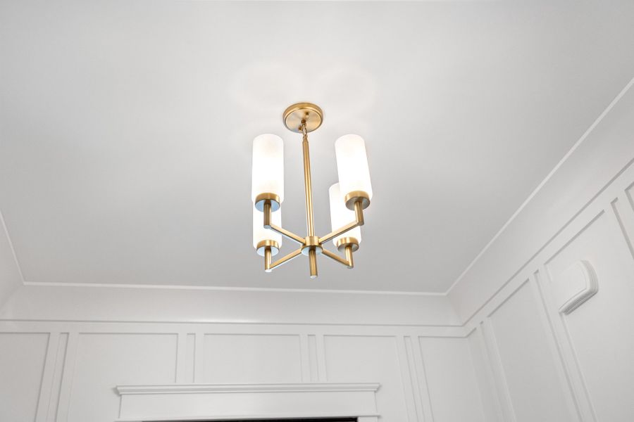 Representative interior finishes for a home built from the The Emerson by RobuckHomes in Stonehenge, Raleigh (Image 22).