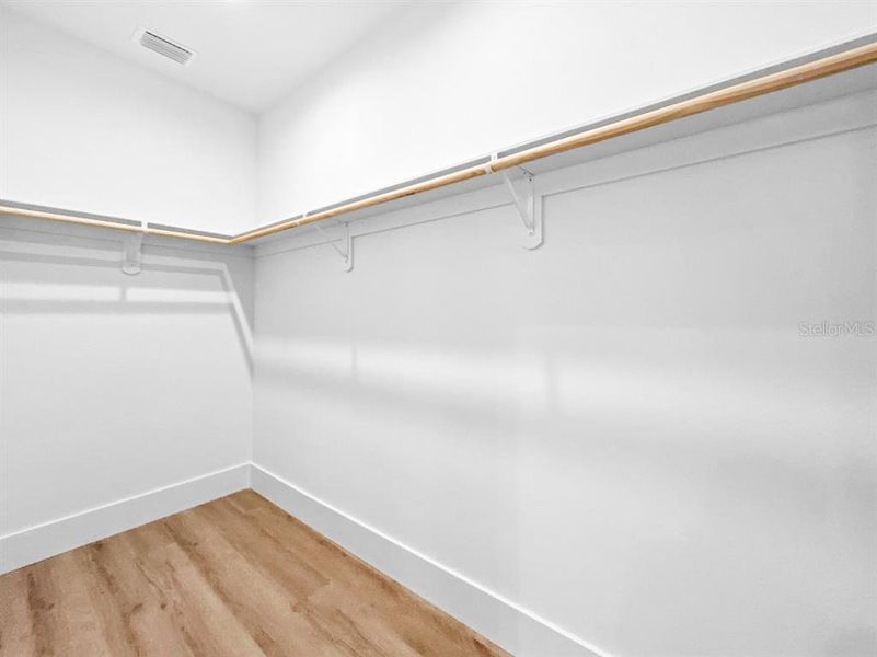 Spacious, unfurnished interior of a new home in , Gulfport (Image 16).