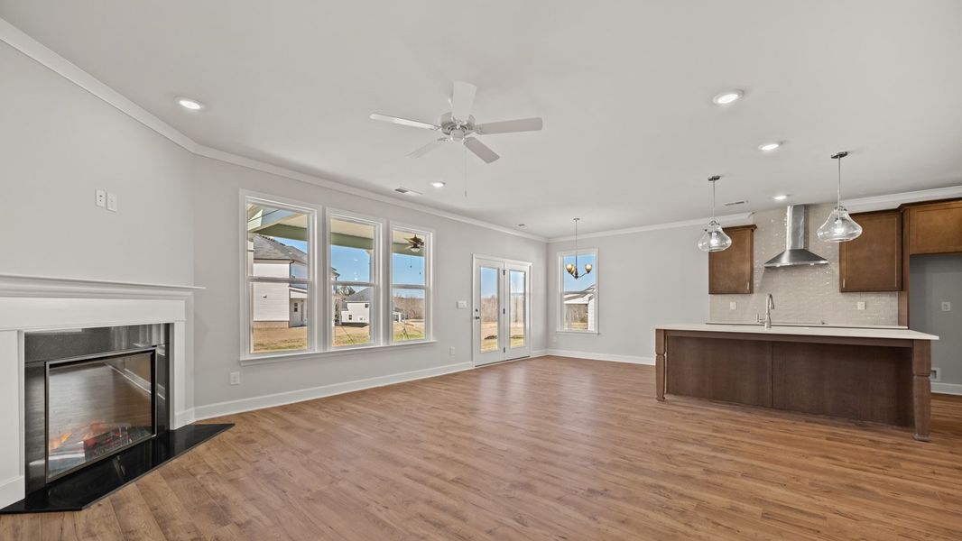 Representative unfurnished interior of a home built from the Summit by D.R. Horton in Heritage Pointe, Senoia (Image 21).