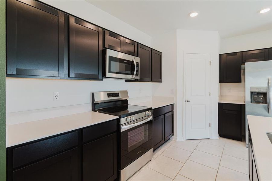 Furnished interior view inside a new home in Peace Creek Reserve, Winter Haven (Image 8). Furnished interior view inside a new home in Peace Creek Reserve, Winter Haven (Image 8).