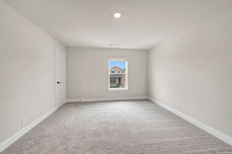 Spacious, unfurnished interior of a new home in Davis Ranch 60', San Antonio (Image 21). Spacious, unfurnished interior of a new home in Davis Ranch 60', San Antonio (Image 21).