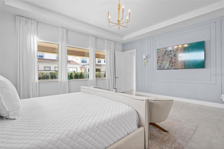 Furnished interior view inside a new home in , Orlando (Image 33).