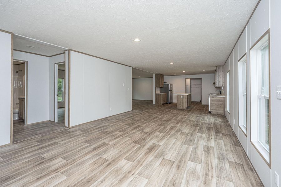 Spacious, unfurnished interior of a new home in , Walterboro (Image 44).