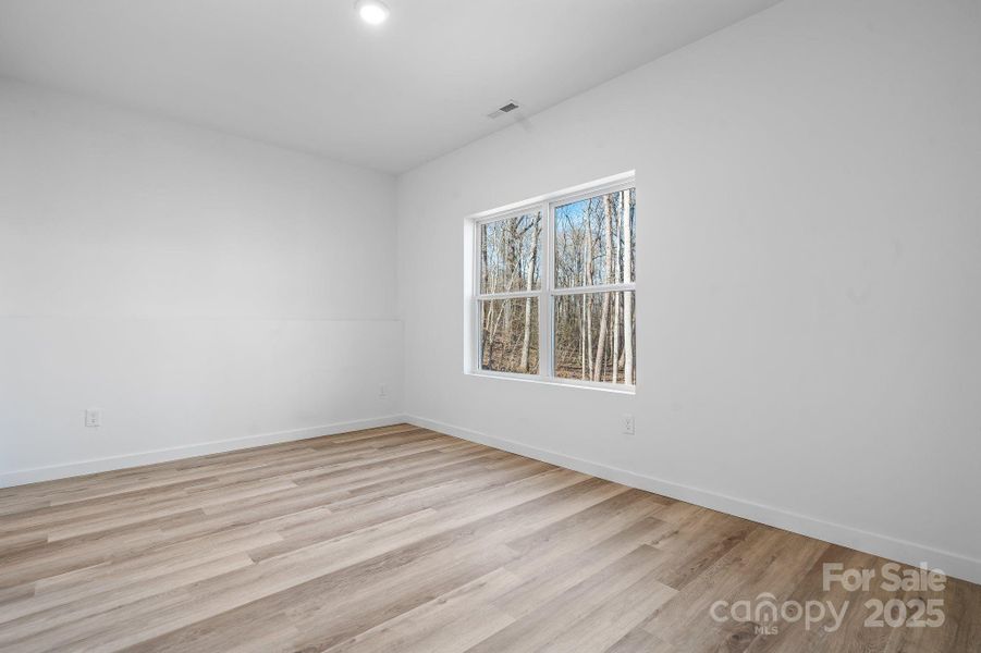 Spacious, unfurnished interior of a new home in , Maiden (Image 33).