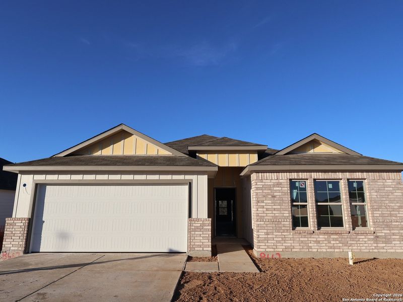 Image 35 of a home in Cinco Lakes.