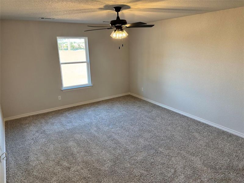 Spacious, unfurnished interior of a new home in , Springtown (Image 6).