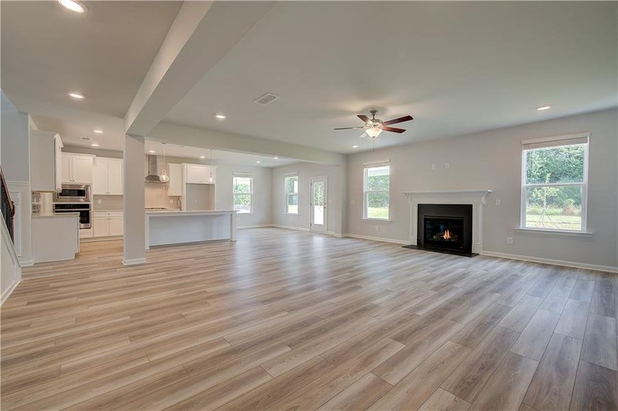Spacious, unfurnished interior of a new home in Northcroft, Loganville (Image 15).