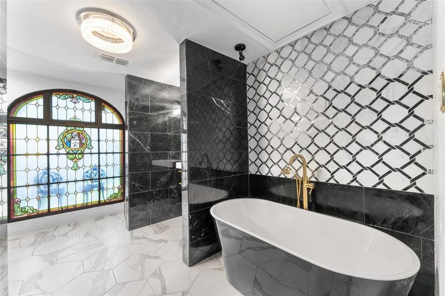 Furnished interior view inside a new home in , Dallas (Image 6).