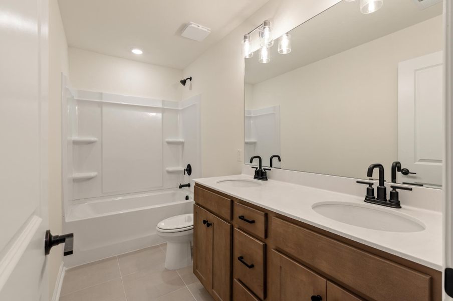 Furnished interior view inside a new home in Oakley Pointe, Moncks Corner (Image 16).