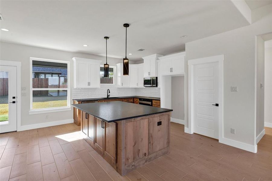 Furnished interior view inside a new home in , Granbury (Image 7).