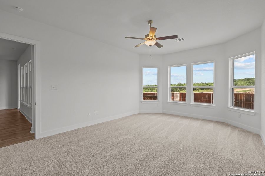 Spacious, unfurnished interior of a new home in Homestead, Schertz (Image 12).