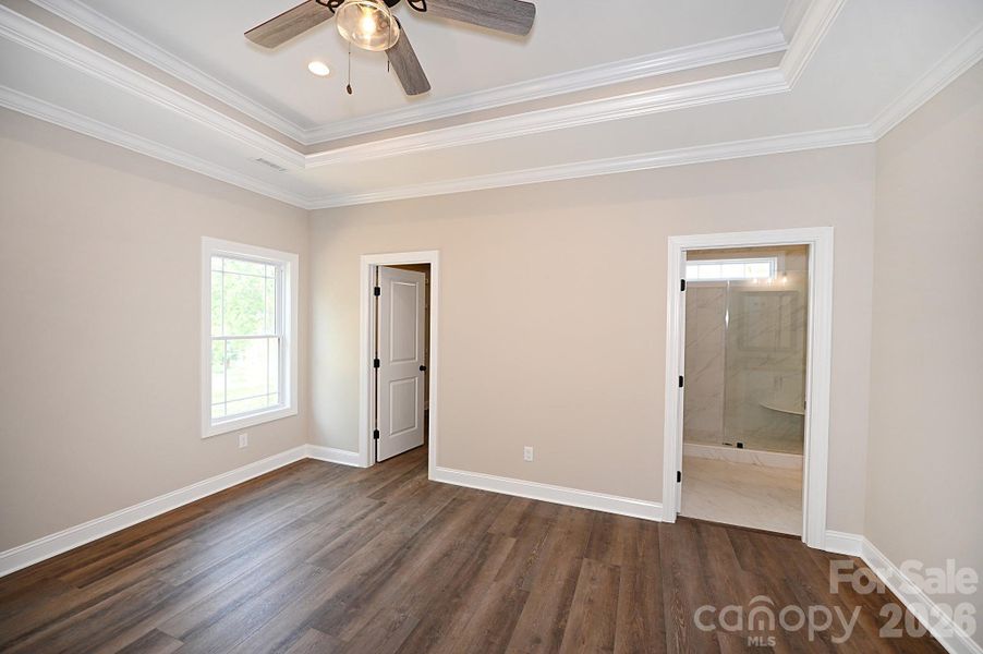 Spacious, unfurnished interior of a new home in , Hickory (Image 34).