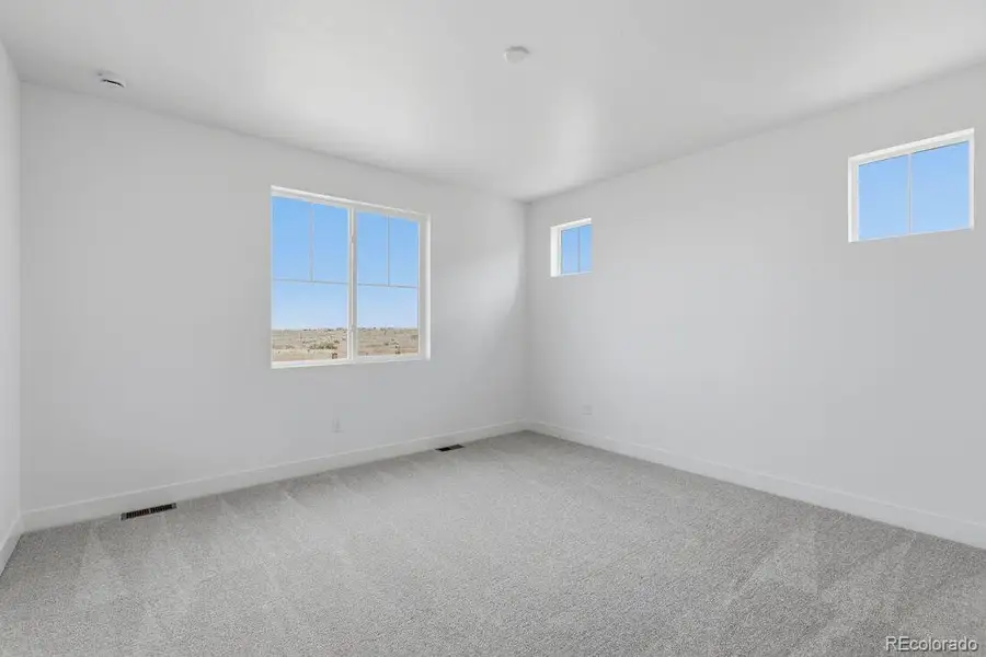 697 Bradley Circle ~ Ready Now