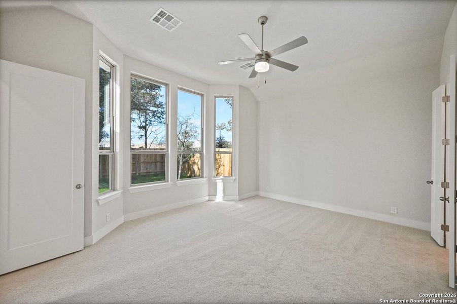 Spacious, unfurnished interior of a new home in Davis Ranch, San Antonio (Image 11).