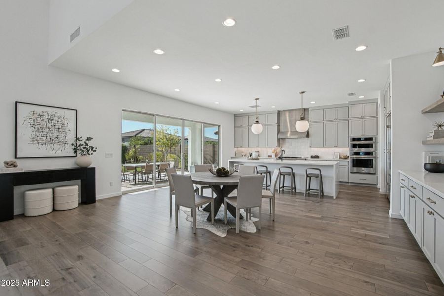 11-web-or-mls-E Waller Ln-S2611-011