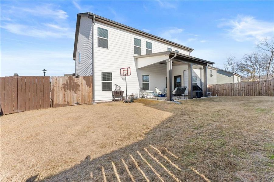 Exterior details and patio area of a home in , Auburn (Image 23).