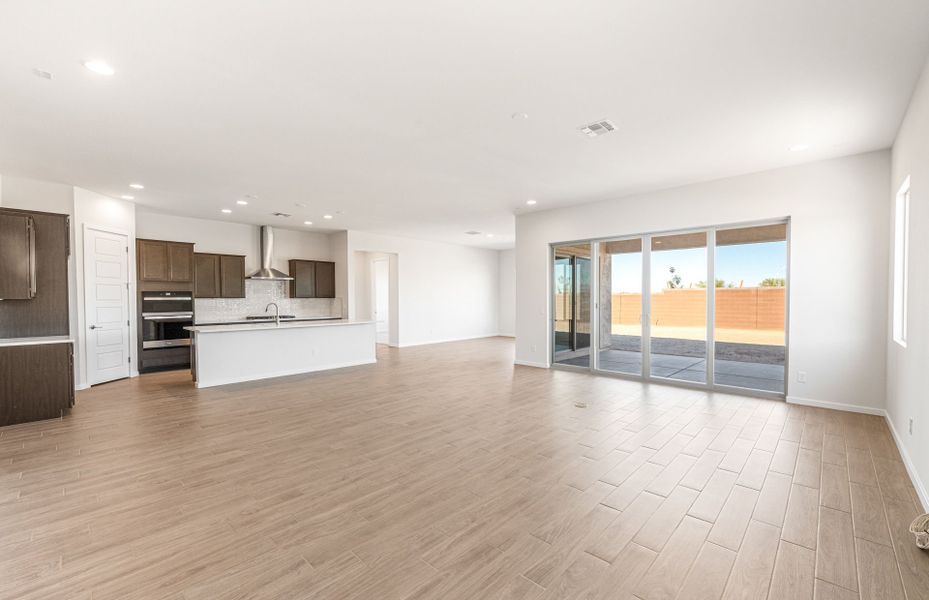 Spacious, unfurnished interior of a new home in Soleo, San Tan Valley (Image 28).