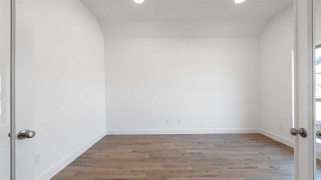 Spacious, unfurnished interior of a new home in Devonshire - Reserve 45', Forney (Image 14). Spacious, unfurnished interior of a new home in Devonshire - Reserve 45', Forney (Image 14).