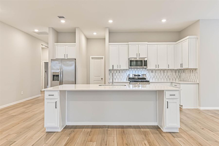 Furnished interior view inside a new home in Lago Mar, Texas City (Image 9).
