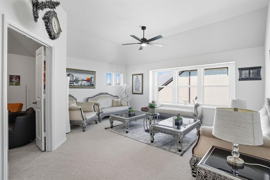 Furnished interior view inside a new home in Kreymer East, Wylie (Image 18).