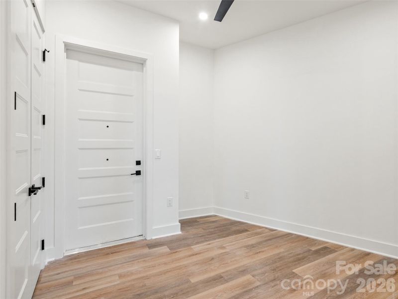 Spacious, unfurnished interior of a new home in , Asheville (Image 29).