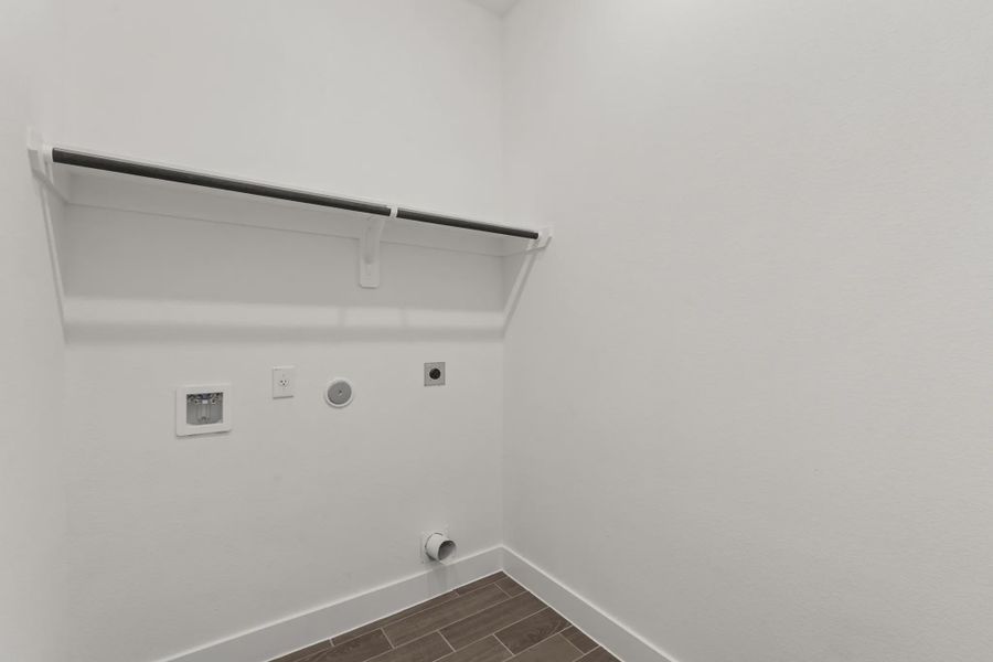Representative unfurnished interior of a home built from the Rowen by Chesmar Homes in Brookewater 45's, Rosenberg (Image 28).