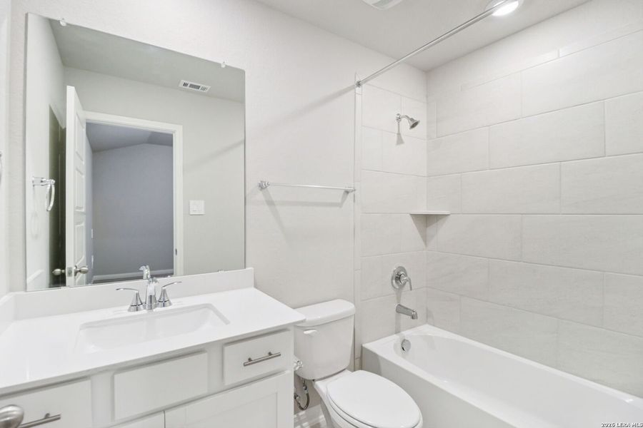 Furnished interior view inside a new home in Sagebrooke - Classic Series, San Antonio (Image 9).