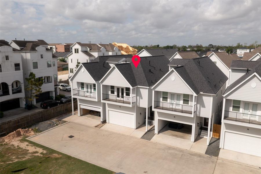 Modern two-story townhouse, located in a newly developed area, ideal for contemporary living.