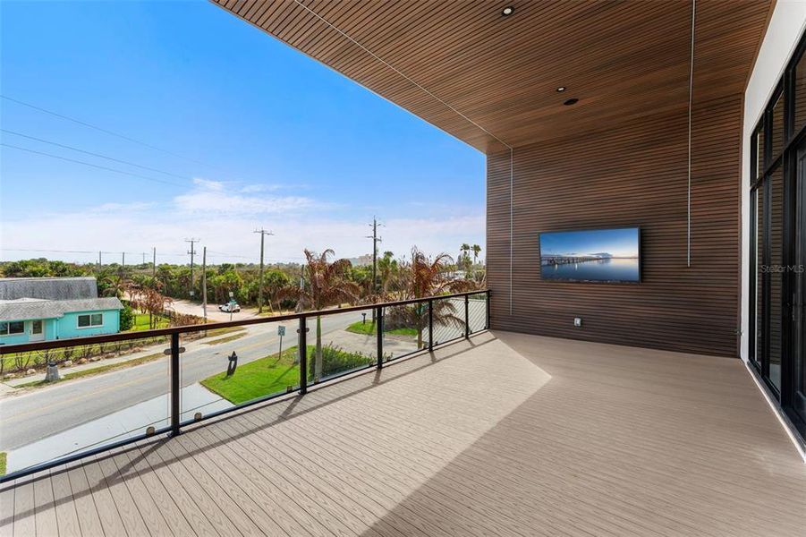 Exterior details and patio area of a home in , New Smyrna Beach (Image 41).