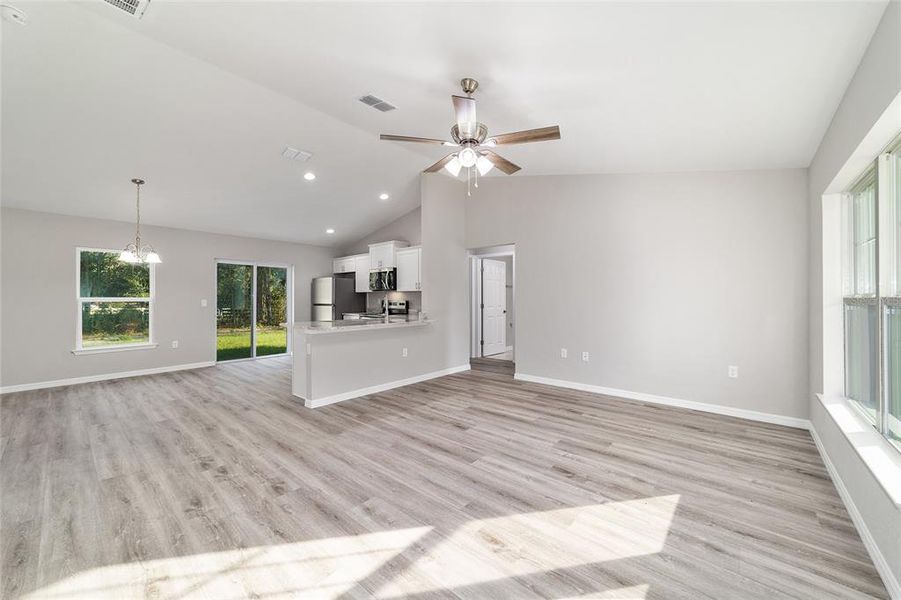 Spacious, unfurnished interior of a new home in , Ocala (Image 16).