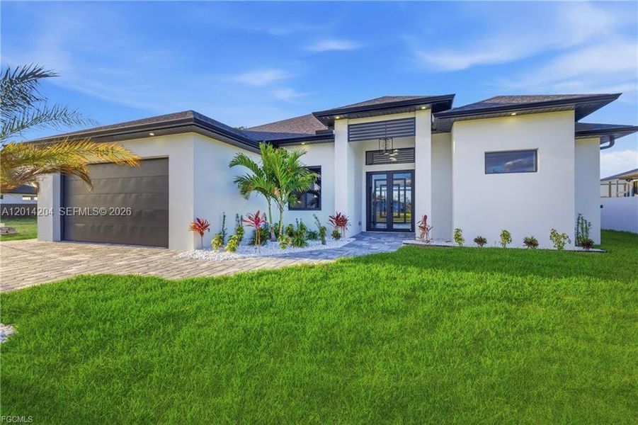Exterior details and patio area of a home in , Cape Coral (Image 31).