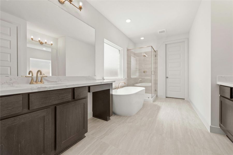 Representative image. Features, selections and colors may vary.